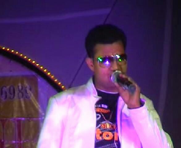 professional singer agra